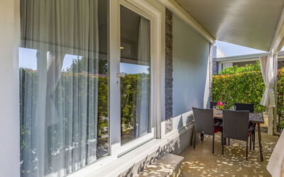 Mobile Home Luxury Premium 110.3: Costruzione, Mobilia, Pianta, Shade, Finestra, Legna, Sedia, Casa, Pavimento, Soggiorno