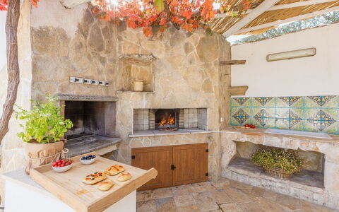 Trullo Suenn Con Piscina: Proprietà, Camera, Interior Design, Costruzione, Casa, Mobilia, Immobiliare, Soggiorno, Cucina, Pavimento