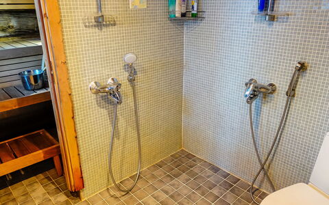 Teeritaivas: Idraulico Fixture, Pavimentazione, Bagno, Soffione Doccia, Pavimento, Idraulico, Interior Design, Doccia, Piastrella, Materiale Composito