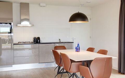 Oesterdam Resort: Camera, Proprietà, Interior Design, Mobilia, Costruzione, Pavimento, Tavolo, Sala Da Pranzo, Casa, Soffitto