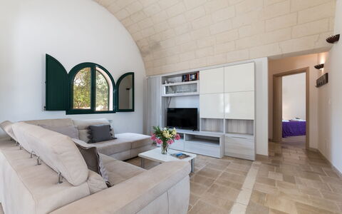 Borgo Marianna: Mobilia, Tavolo, Pianta, Cabinetry, Divano, Pianta Della Casa, Interior Design, Pavimento, Casa, Soggiorno