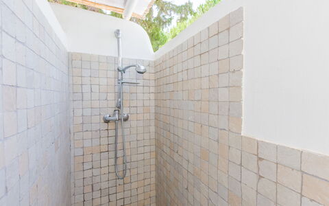 Villetta Ferreri: Piastrella, Proprietà, Parete, Camera, Bagno, Architettura, Immobiliare, Proprietà Del Materiale, Pavimentazione, Casa