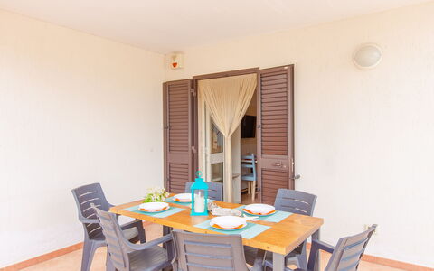 Villa Mezzaluna: Camera, Proprietà, Immobiliare, Sala Da Pranzo, Costruzione, Mobilia, Tavolo, Casa, Interior Design, Pavimento