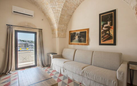 Zia Saby: Proprietà, Camera, Costruzione, Interior Design, Mobilia, Immobiliare, Casa, Pavimento, Parete, Soggiorno