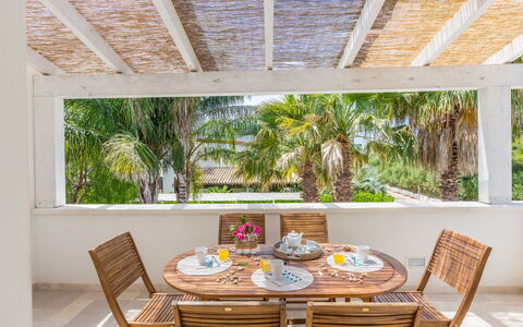 Casa Bianca: Proprietà, Camera, Soffitto, Interior Design, Casa, Immobiliare, Costruzione, Mobilia, Casa, Tavolo