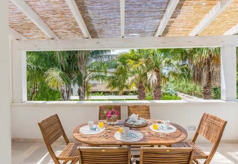 Casa Bianca: Proprietà, Camera, Soffitto, Interior Design, Casa, Immobiliare, Costruzione, Mobilia, Casa, Tavolo