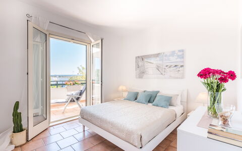 Appartamento Panorama Sul Mare: Mobilia, Proprietà, Camera, Camera Da Letto, Interior Design, Letto, Costruzione, Immobiliare, Casa, Suite