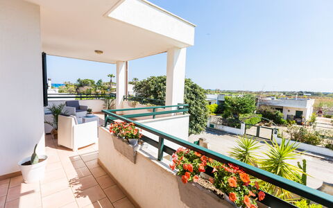 Appartamento Panorama Sul Mare: Proprietà, Costruzione, Immobiliare, Casa, Appartamento, Balcone, Casa, Architettura, Villa, Camera