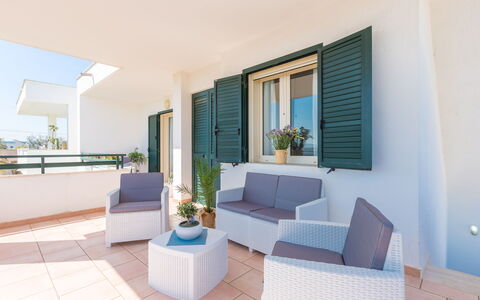 Appartamento Panorama Sul Mare: Proprietà, Camera, Costruzione, Interior Design, Mobilia, Casa, Immobiliare, Soggiorno, Appartamento, Pavimento