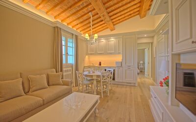 Sole di Vino - 3: Proprietà, Camera, Costruzione, Soffitto, Interior Design, Mobilia, Soggiorno, Casa, Immobiliare, Casa