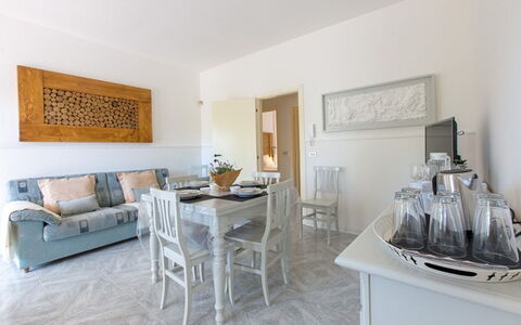 Villa Nettuno: Camera, Proprietà, Mobilia, Interior Design, Soggiorno, Costruzione, Tavolo, Casa, Immobiliare, Casa