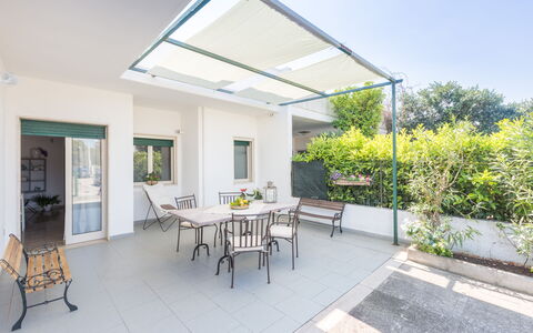 Villa Stelladali: Proprietà, Costruzione, Casa, Immobiliare, Camera, Casa, Interior Design, Zona Residenziale, Tetto, Mobilia