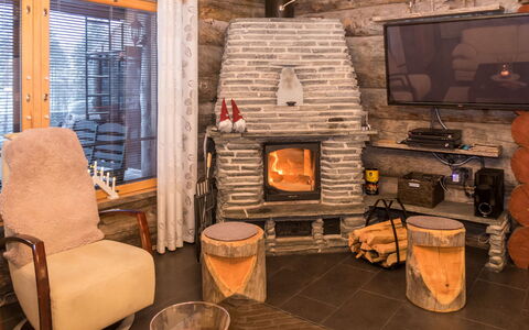 Villa Aurora: Legna, Mobilia, Casa, Log Cabin, Villetta, Sedia, Soggiorno, Focolare, Soffitto, Inverno