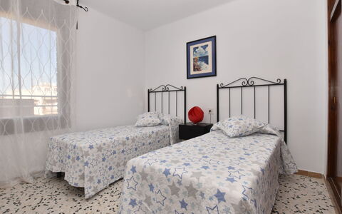Magnolia: Camera Da Letto, Letto, Camera, Mobilia, Lenzuolo, Proprietà, Bedding, Telaio Del Letto, Pavimento, Interior Design