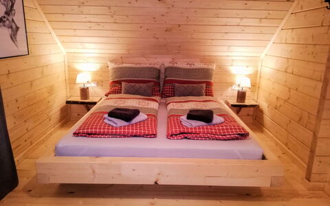 Hütte Buchfink: Camera Da Letto, Camera, Proprietà, Letto, Telaio Del Letto, Mobilia, Interior Design, Costruzione, Suite, Casa