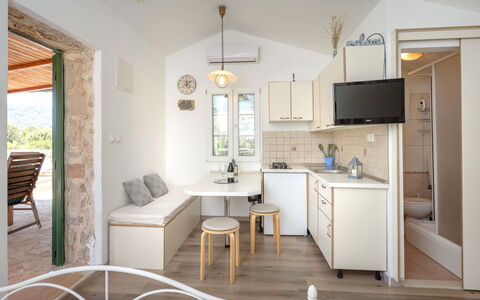Marijo: Camera, Mobilia, Proprietà, Bianca, Interior Design, Costruzione, Pavimento, Casa, Soffitto, Casa