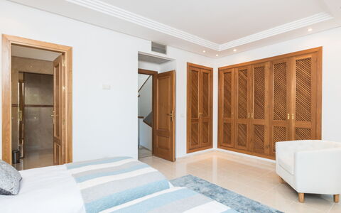 Perla Blanca: Proprietà, Camera, Camera Da Letto, Mobilia, Interior Design, Soffitto, Costruzione, Parete, Immobiliare, Letto