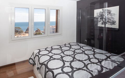 Berganti: Camera Da Letto, Camera, Proprietà, Mobilia, Interior Design, Pavimento, Letto, Telaio Del Letto, Costruzione, Casa