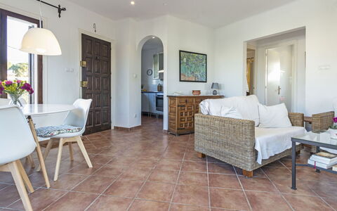 Marisol: Proprietà, Camera, Mobilia, Costruzione, Pavimento, Immobiliare, Interior Design, Casa, Piastrella, Suite