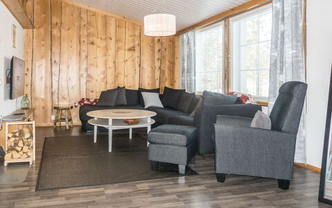 Aarre a: Mobilia, Interior Design, Legna, Pavimentazione, Divano, Soffitto, Pavimento, Soggiorno, Illuminazione, Camera