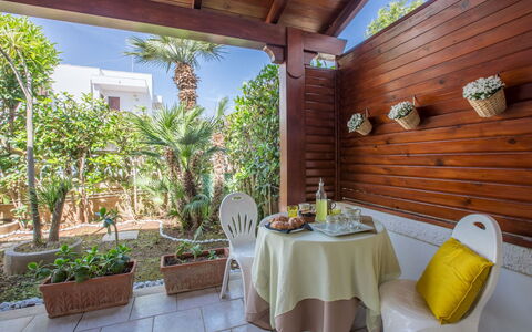 Villa Anna: Proprietà, Camera, Costruzione, Immobiliare, Casa, Interior Design, Villa, Portico, Terrazza, Mobilia