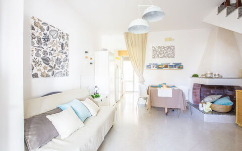 Villa Anna: Camera, Mobilia, Proprietà, Camera Da Letto, Interior Design, Letto, Costruzione, Lenzuolo, Parete, Pavimento