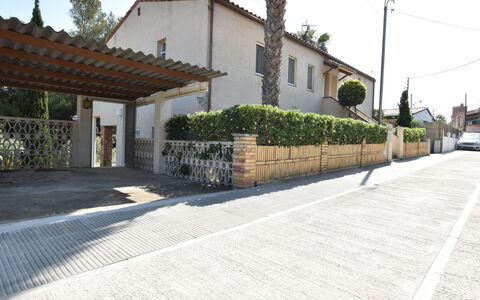 Oasis: Zona Residenziale, Proprietà, Casa, Quartiere, Costruzione, Cittadina, Immobiliare, Casa, Architettura, Spazio Pubblico