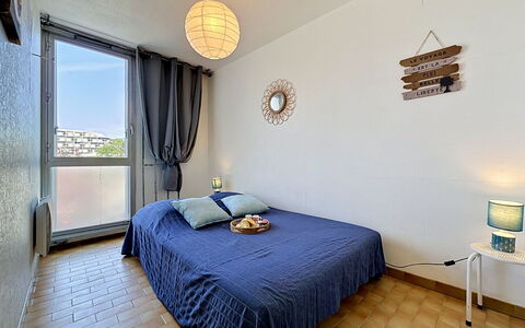 La Rose des Sables: Letto, Interior Design, Camera Da Letto, Bedding, Mobilia, Lenzuolo, Pavimento, Pavimentazione, Camera, Legna