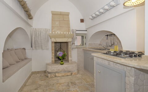 Masseria Pagliamonte: Proprietà, Camera, Interior Design, Costruzione, Piastrella, Arco, Architettura, Estate, Immobiliare, Pavimento