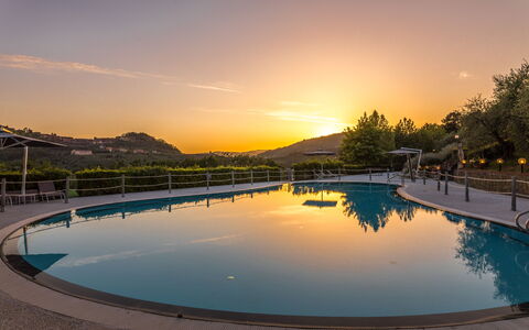 Villa Alfresco: Piscina, Ricorrere, Crepuscolo, Riflessione, Resort Citta ', Sera, Terme, Alba