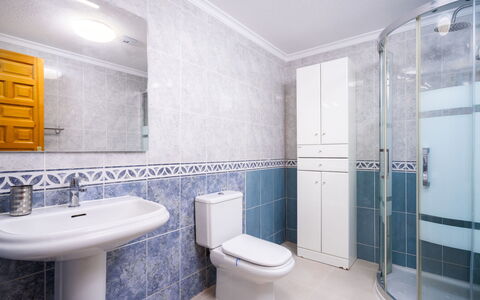 Moraira 905: Bagno, Proprietà, Camera, Piastrella, Interior Design, Architettura, Costruzione, Immobiliare, Idraulico Fixture, Pavimento
