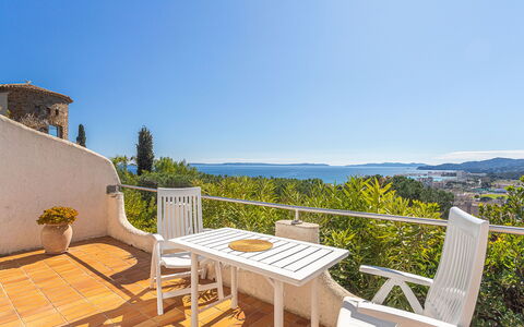 Les Bougainvillées: Balcone, Sedia, Eco Hotel, Villa
