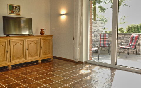 Belvedere: Pavimento, Proprietà, Camera, Piastrella, Costruzione, Pavimentazione, Mobilia, Casa, Immobiliare, Interior Design