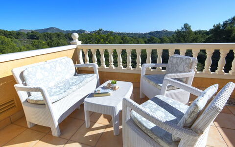 Del Pozo: Proprietà, Mobilia, Camera, Immobiliare, Casa, Villa, Terrazza, Costruzione, Estate, Tavolo