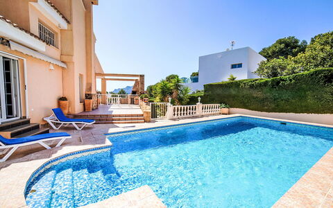 Nadine: Blu, Piscina, Zona Residenziale, Ricorrere, Tempo Libero, Estate, Balcone, Eco Hotel, Villa, Vacanza