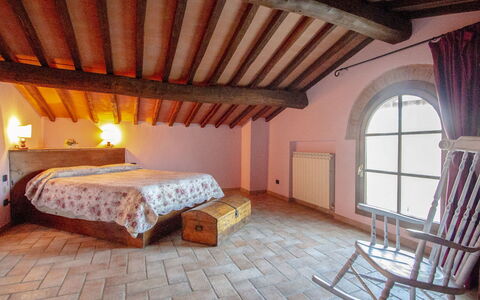 Podere Gioia: Camera, Proprietà, Camera Da Letto, Mobilia, Costruzione, Letto, Interior Design, Suite, Casa, Immobiliare