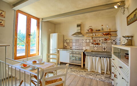 Casa Fioraie: Proprietà, Camera, Costruzione, Mobilia, Interior Design, Casa, Soffitto, Cucina, Pavimento, Immobiliare