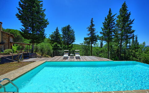 Casa Fioraie: Piscina, Proprietà, Paesaggio Naturale, Tempo Libero, Immobiliare, Estate, Casa, Erba, Vacanza, Albero