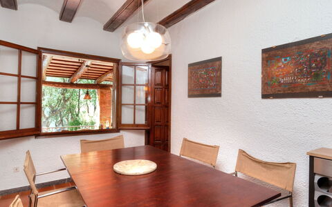 La Plaza: Camera, Proprietà, Costruzione, Soffitto, Interior Design, Mobilia, Tavolo, Casa, Sala Da Pranzo, Immobiliare