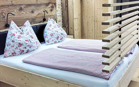 Apart Fassern: Legna, Mobilia, Latifoglie, Color Legno, Telaio Del Letto, Letto, Plank, Compensato, Camera Da Letto, Hotel