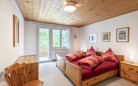 Ferienwohnung Wüest: Mobilia, Proprietà, Costruzione, Legna, Comfort, Tavolo, Interior Design, Illuminazione, Pavimentazione, Finestra