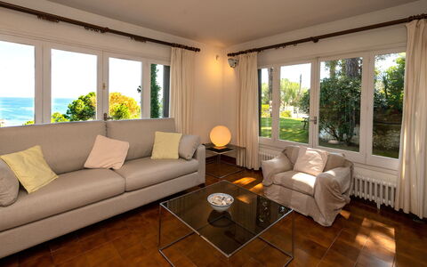 La Marina Blanca: Soggiorno, Camera, Proprietà, Mobilia, Pavimento, Interior Design, Pavimento In Legno, Costruzione, Pavimento Laminato, Tavolino Da Caffè