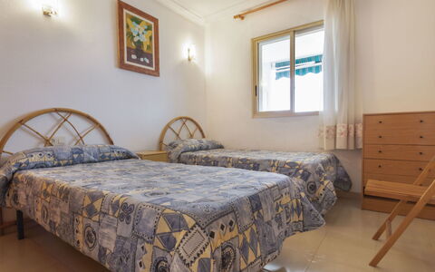La Pineda 156: Camera Da Letto, Letto, Mobilia, Proprietà, Camera, Lenzuolo, Telaio Del Letto, Pavimento, Bedding, Immobiliare