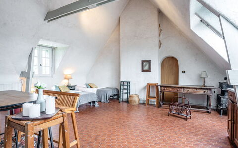 Kerlioret: Camera, Proprietà, Costruzione, Interior Design, Mobilia, Casa, Loft, Pavimento, Immobiliare, Tavolo