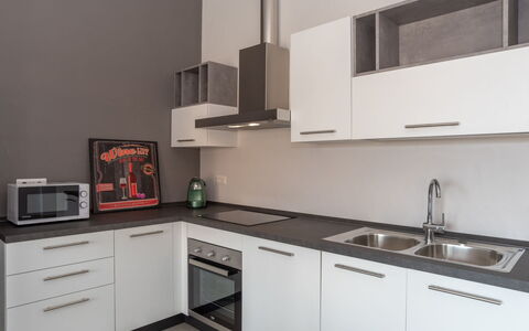 Asfodelo: Cabinetry, Controsoffitto, Mobilia, Lavello, Lavandino Della Cucina, Proprietà, Costruzione, Rubinetto, Cucina Stufa, Elettrodomestico Da Cucina