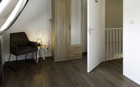 Citta Romana: Costruzione, Porta, Legna, Interior Design, Sala, Comfort, Pavimento, Lampada, Pavimentazione