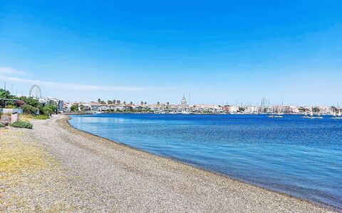 L'île des Marinas: Appartamento, Architettura, Zona Residenziale, Condominio, Materiale Composito, Urban Design, Balcone, Uso Misto, Shade