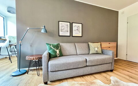 Auszeit: Mobilia, Interior Design, Pavimentazione, Divano, Pavimento, Parete, Soggiorno, Legna, Camera, Casa