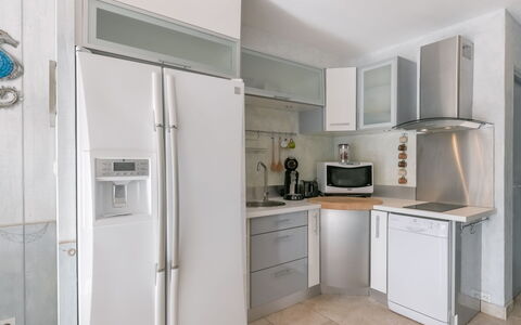Le Méridien: Camera, Proprietà, Mobilia, Cabinetry, Cucina, Controsoffitto, Costruzione, Interior Design, Pavimento, Casa