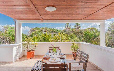 Villa Pantanagianni Beach: Pianta, Azzurro, Legna, Interior Design, Shade, Portico, Mobili Da Esterno, Costruzione, Zona Residenziale, Tempo Libero